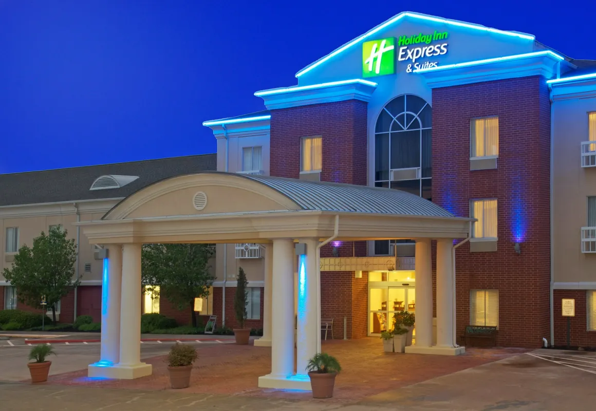 Holiday Inn Express Hotel & Suites Livingston by IHG hotel hero