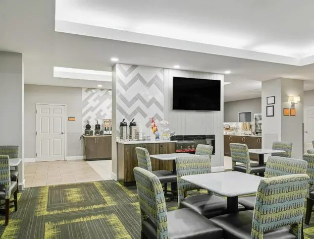 La Quinta Inn & Suites by Wyndham Atlanta Douglasville hotel detail image 2