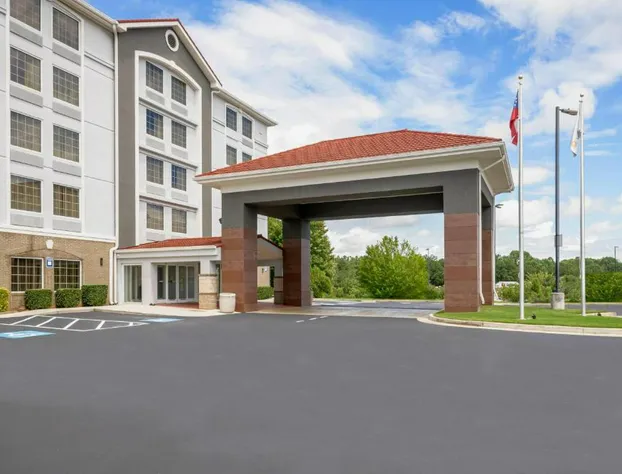 La Quinta Inn & Suites by Wyndham Atlanta Douglasville hotel detail image 3