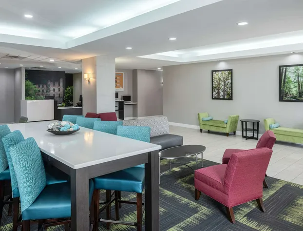 La Quinta Inn & Suites by Wyndham Atlanta Douglasville hotel detail image 2