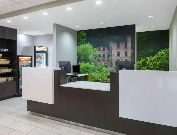 La Quinta Inn & Suites by Wyndham Atlanta Douglasville hotel detail image 3