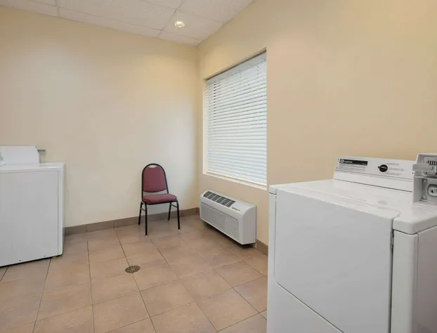 La Quinta Inn & Suites by Wyndham Atlanta Douglasville hotel detail image 4