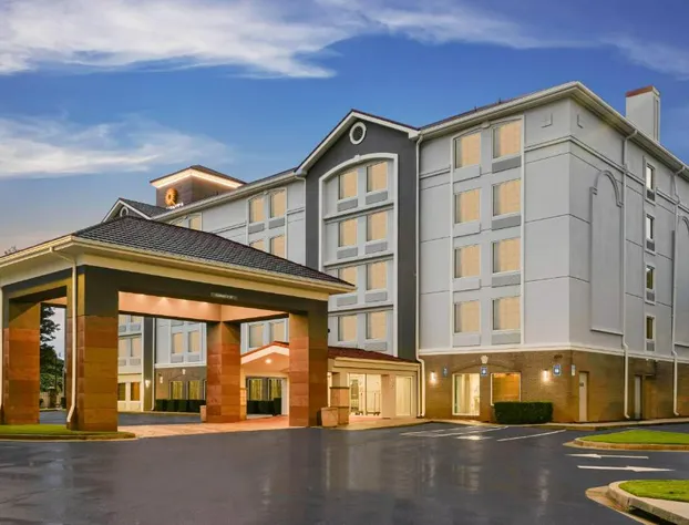La Quinta Inn & Suites by Wyndham Atlanta Douglasville hotel detail image 1