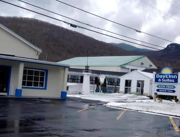 Days Inn by Wyndham Lincoln hotel detail image 1