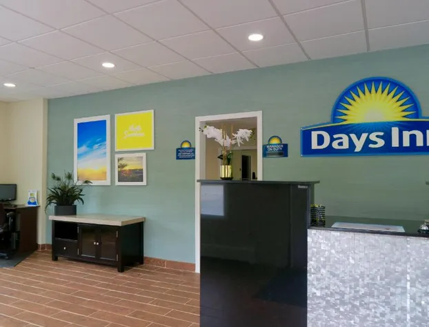 Days Inn by Wyndham Lincoln hotel detail image 3