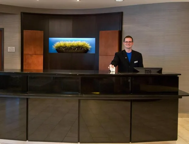 Courtyard by Marriott Madison East hotel detail image 1