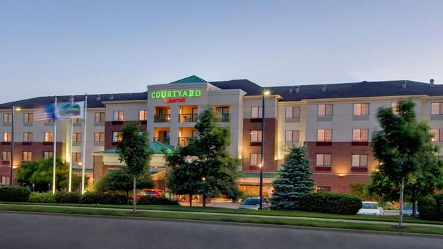 Courtyard by Marriott Madison East hotel detail image 2