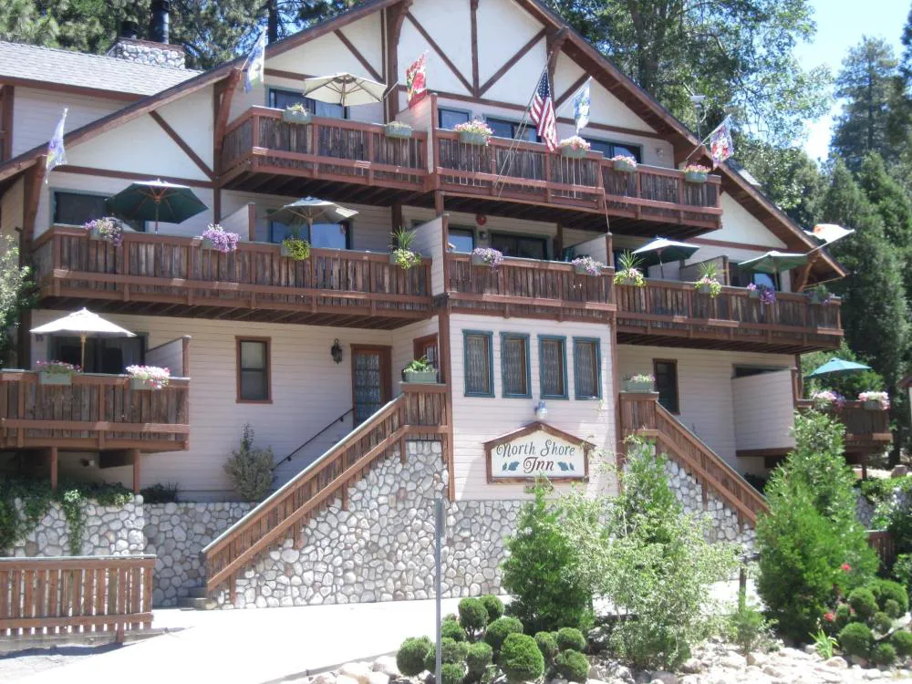 The North Shore Inn hotel hero