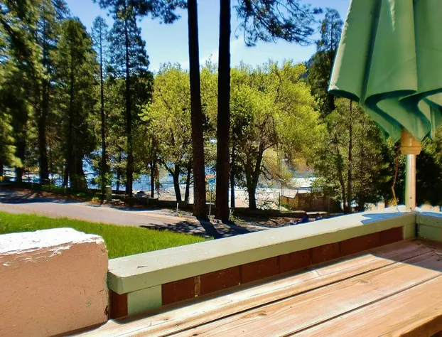 The North Shore Inn hotel detail image 4