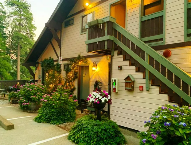 The North Shore Inn hotel detail image 3