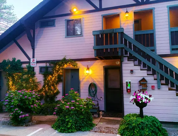 The North Shore Inn hotel detail image 1