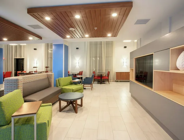 Holiday Inn Express & Suites Phoenix - Glendale Sports Dist by IHG hotel detail image 2