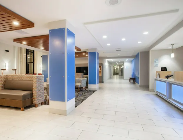 Holiday Inn Express & Suites Phoenix - Glendale Sports Dist by IHG hotel detail image 4