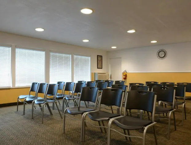 Red Roof Inn San Dimas - Fairplex hotel detail image 3