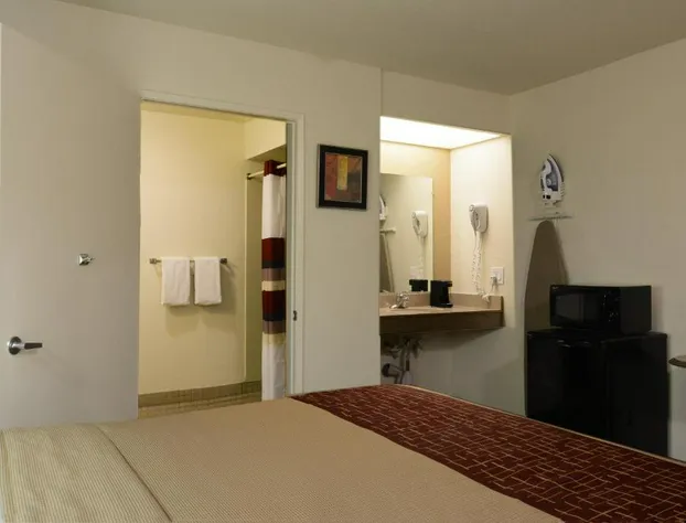 Red Roof Inn San Dimas - Fairplex hotel detail image 4