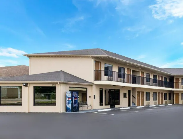 Days Inn by Wyndham St. Robert Waynesville/Ft. Leonard Wood hotel detail image 1