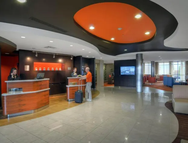 Courtyard by Marriott Medford Airport hotel detail image 1