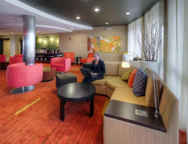 Courtyard by Marriott Medford Airport hotel detail image 4