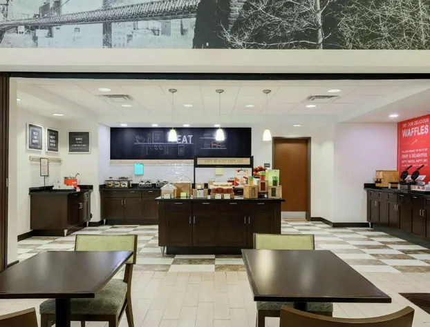 Hampton Inn & Suites Wheeling-The Highlands hotel detail image 4