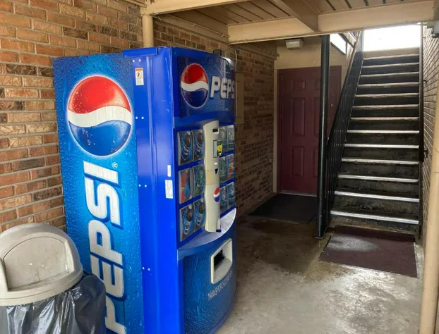 Red Roof Inn Cookeville - Tennessee Tech hotel detail image 2
