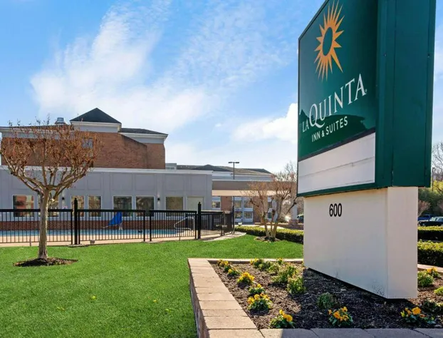 La Quinta Inn & Suites by Wyndham Williamsburg Historic Area hotel detail image 1