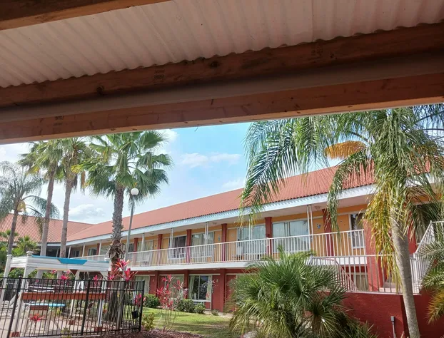 Days Inn by Wyndham Cocoa Cruiseport West At I-95/524 hotel detail image 2