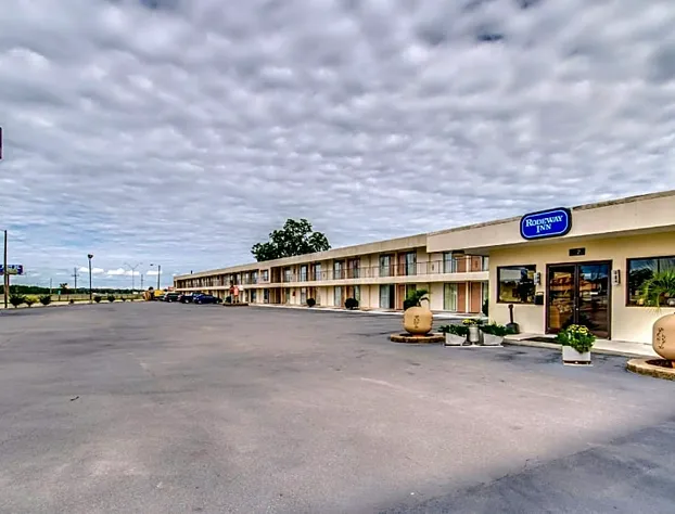 Econo Lodge hotel detail image 1