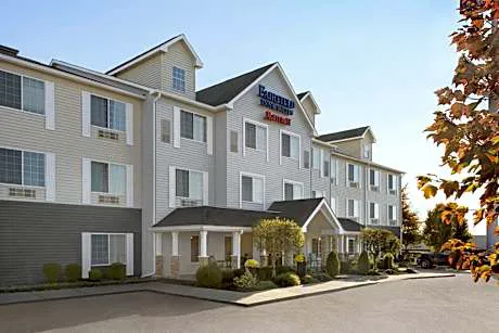 Fairfield Inn and Suites by Marriott Wheeling St Clairsville hotel hero
