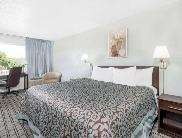 Days Inn by Wyndham St Clairsville hotel detail image 3