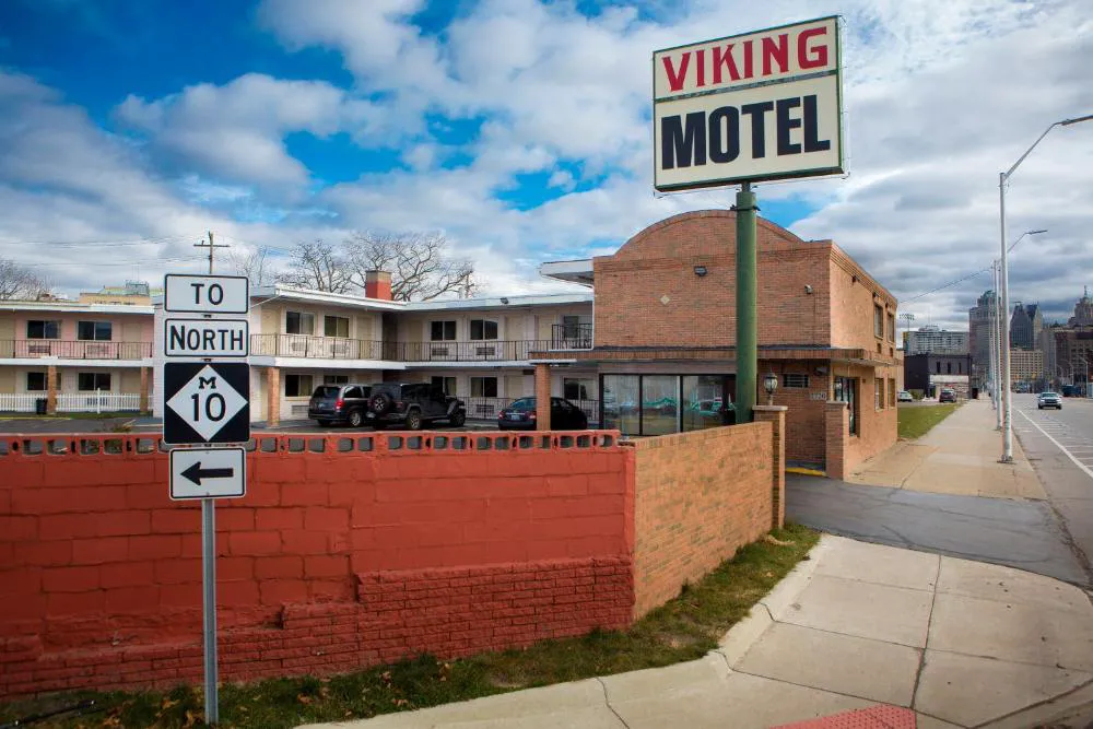 Viking Motel hotel hero
