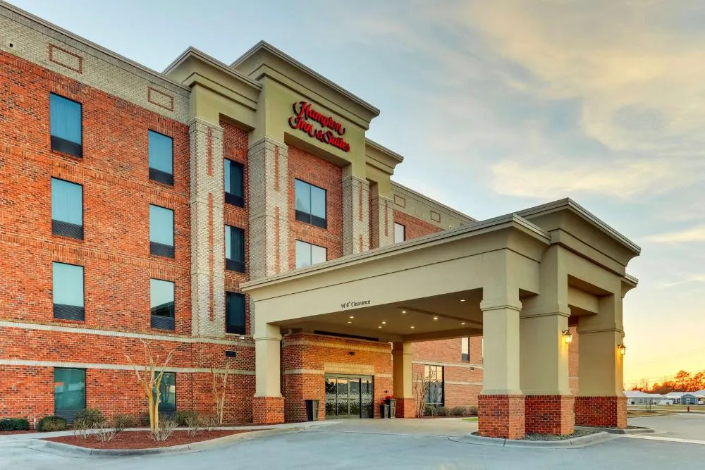 Hampton Inn & Suites Swansboro Near Camp Lejeune hotel hero