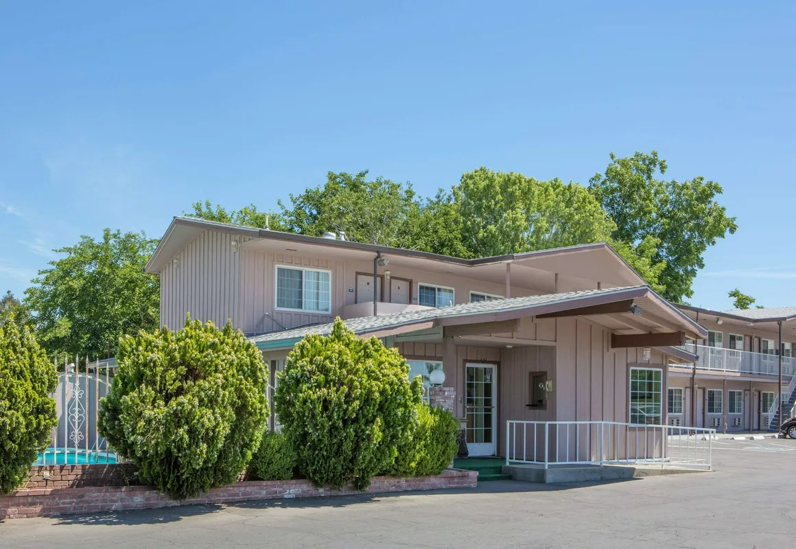 Days Inn by Wyndham Oroville hotel hero