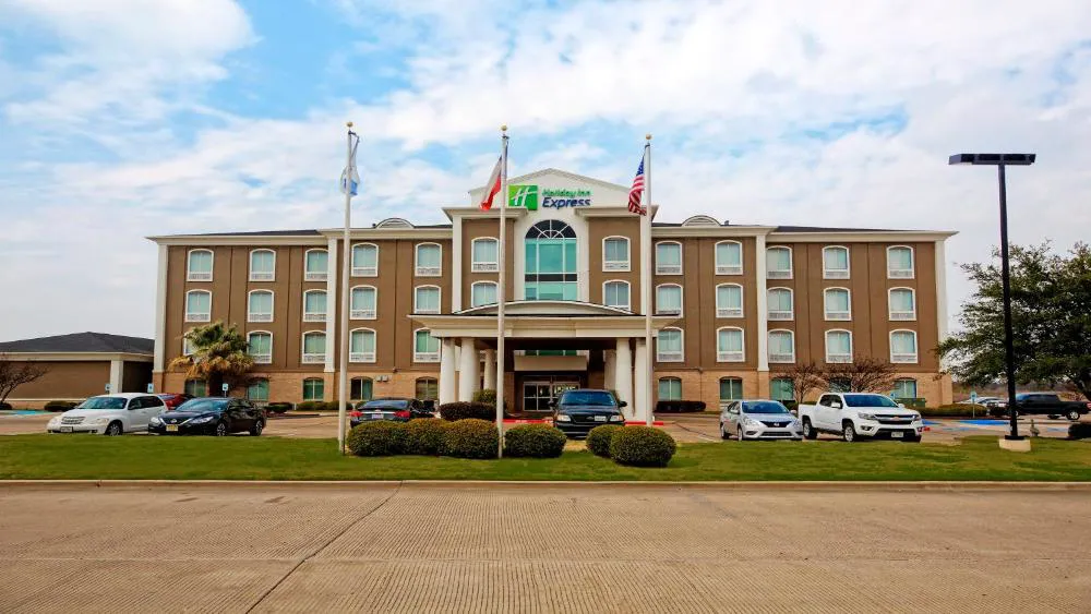 Holiday Inn Express Hotel & Suites Corsicana by IHG hotel hero