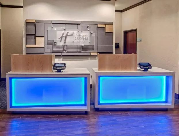 Holiday Inn Express Hotel & Suites Corsicana by IHG hotel detail image 2