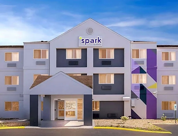Spark by Hilton Springfield Southwest hotel detail image 1
