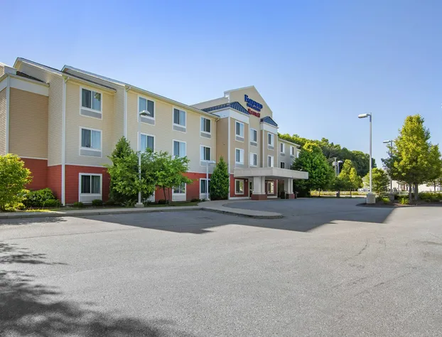 Fairfield Inn & Suites by Marriott Hooksett hotel detail image 1