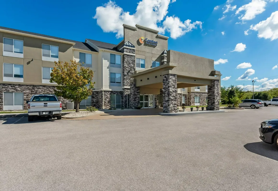 Comfort Inn & Suites Berea hotel hero