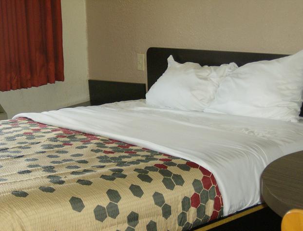 Econo Lodge Inn & Suites hotel detail image 2