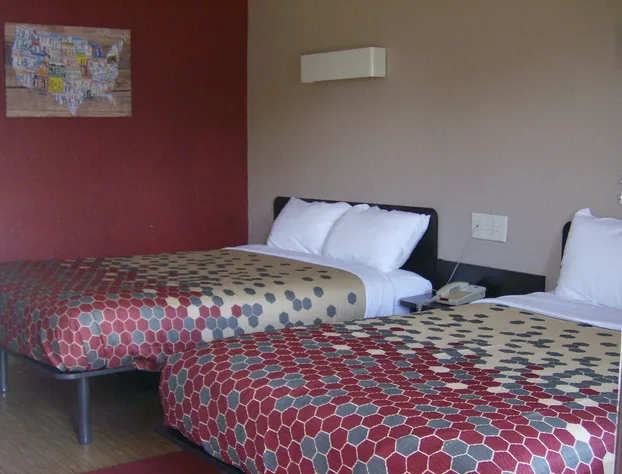 Econo Lodge Inn & Suites hotel detail image 1