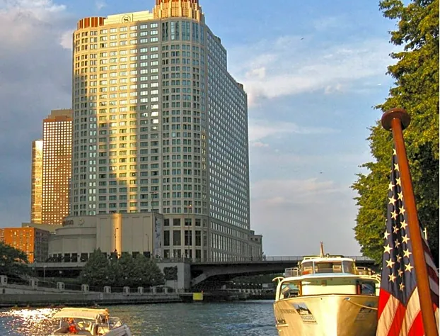 Sheraton Grand Chicago Riverwalk hotel detail image 2