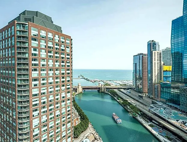 Sheraton Grand Chicago Riverwalk hotel detail image 4