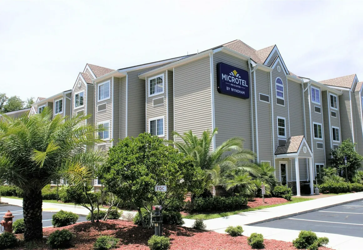 Microtel Inn & Suites by Wyndham Jacksonville Airport hotel hero