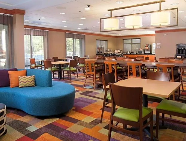 Fairfield Inn & Suites Atlanta Airport South/Sullivan Road hotel detail image 2