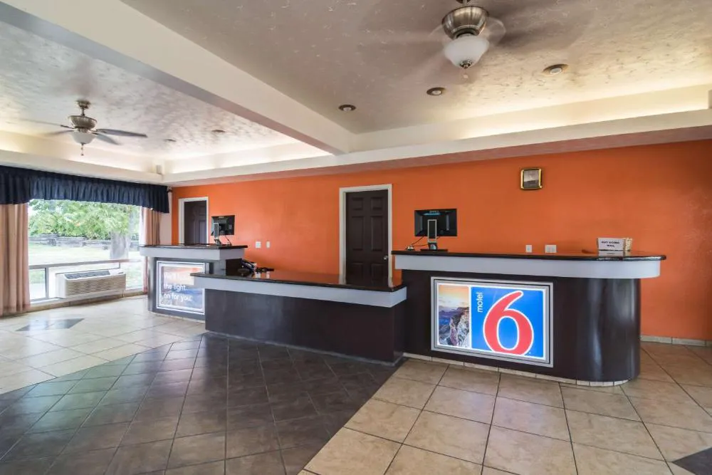 Motel 6 Globe, AZ hotel hero