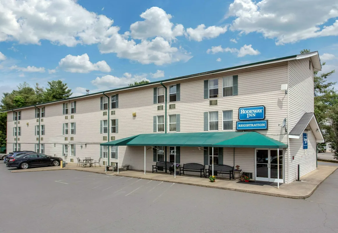 Rodeway Inn Asheville hotel hero