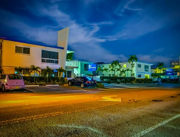 Blue Strawberry by the Sea hotel detail image 3