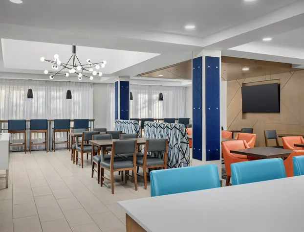 Holiday Inn Express Hotel & Suites Greensboro Airport Area by IHG hotel detail image 3