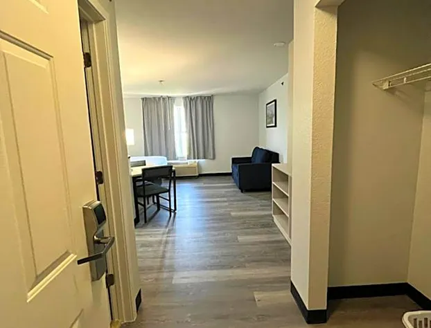 MainStay Suites Sterling near Dulles Town Center hotel detail image 3