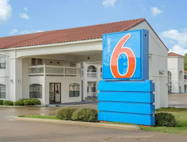 Motel 6 Canton, TX hotel detail image 1