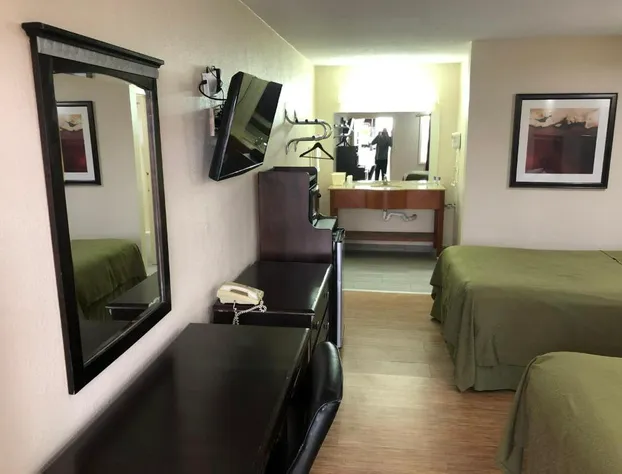 Crossroads Inn hotel detail image 1